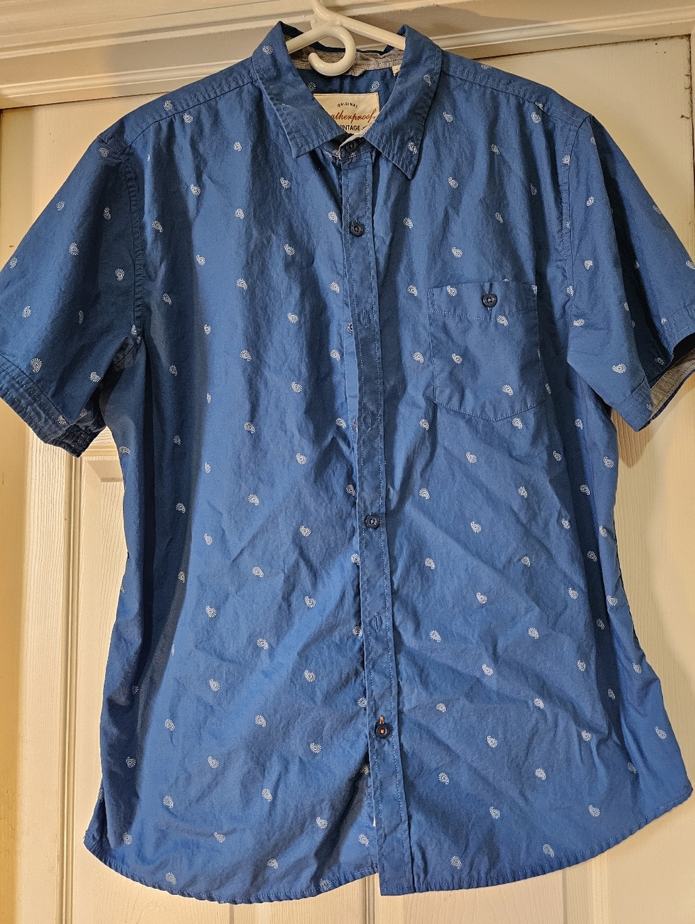 Weatherproof Vintag Blue Short-Sleeve Button-Down Shirt with White Paisley Print
